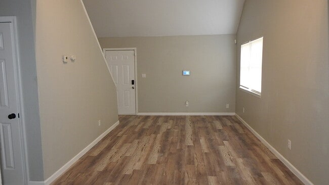 Photo - Incredibly spacious 4 bedrooms and 2 baths top-floor duplex located on Elmwood Ave in Kansas City...