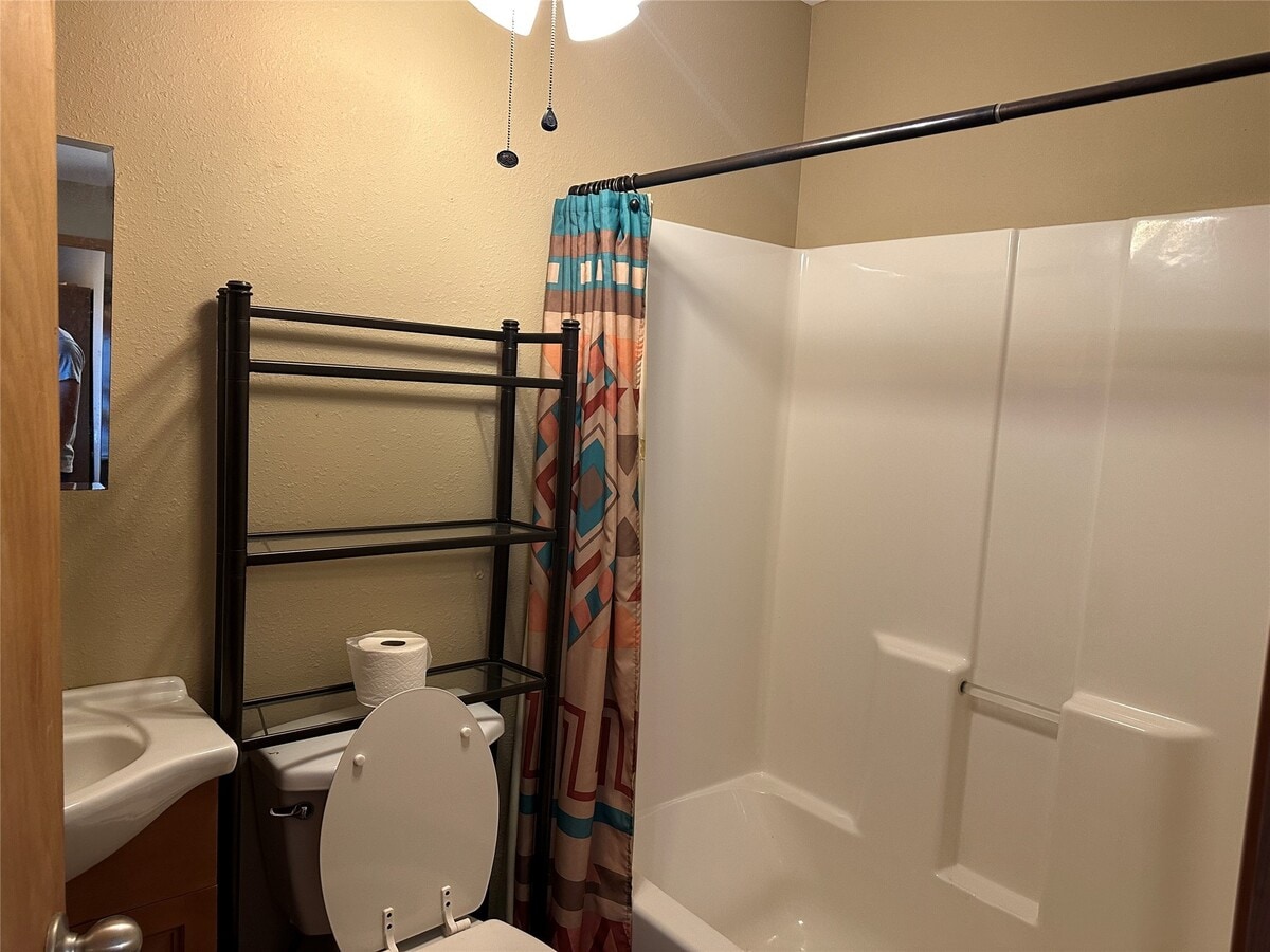 Photo - 2318 Manvel Rd