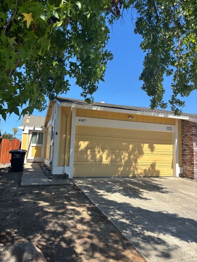 Building Photo - Charming Two-Bedroom, Two-Bath Duet in Pri... Rental