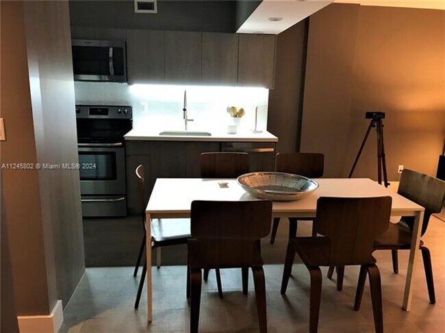 Photo - 100 Lincoln Rd Unit 100 Lincoln Rd  314 B