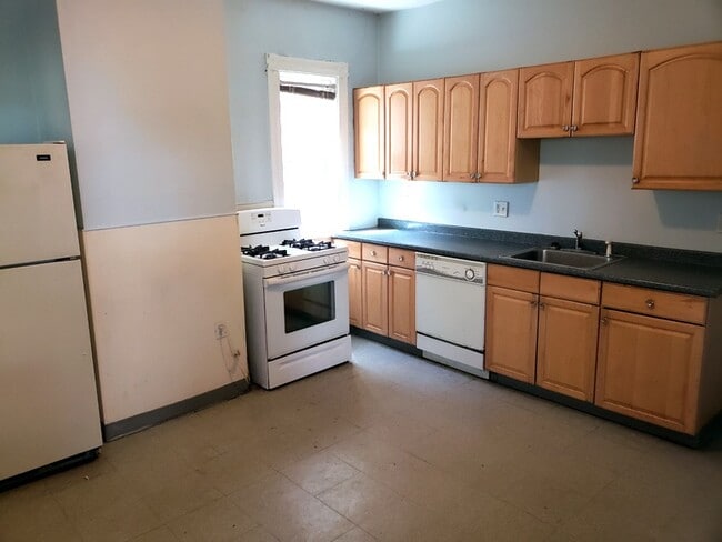 Photo - 348 Faneuil St Rental