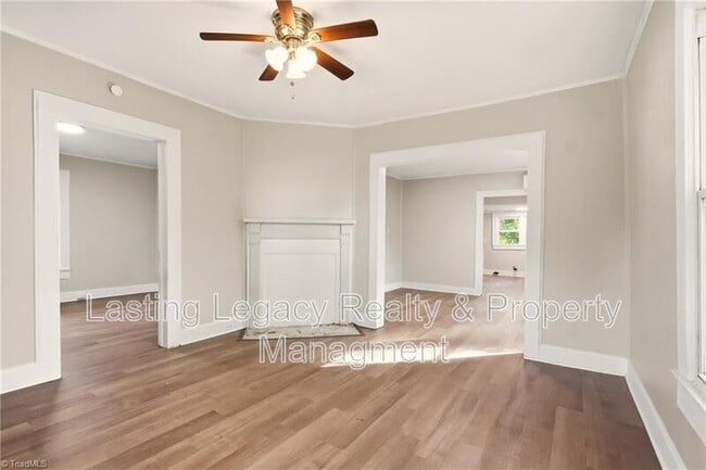 Photo - 2051 Bloomfield Dr