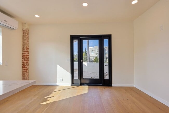 Photo - 3741 Park Blvd Unit 3741