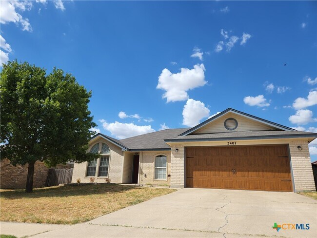 Building Photo - 3407 Woodrow Dr