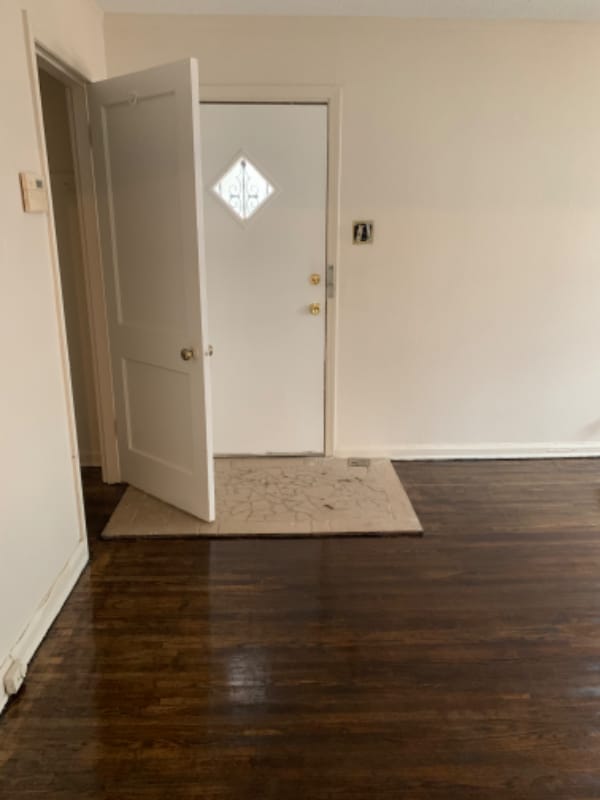 Photo - 1542 Delano Ave