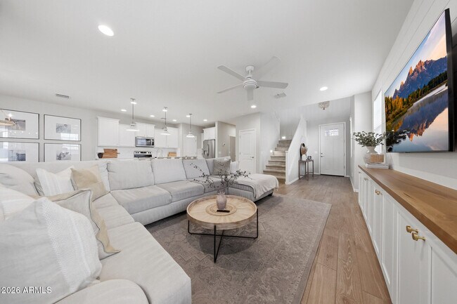 Photo - 905 S Canal Dr