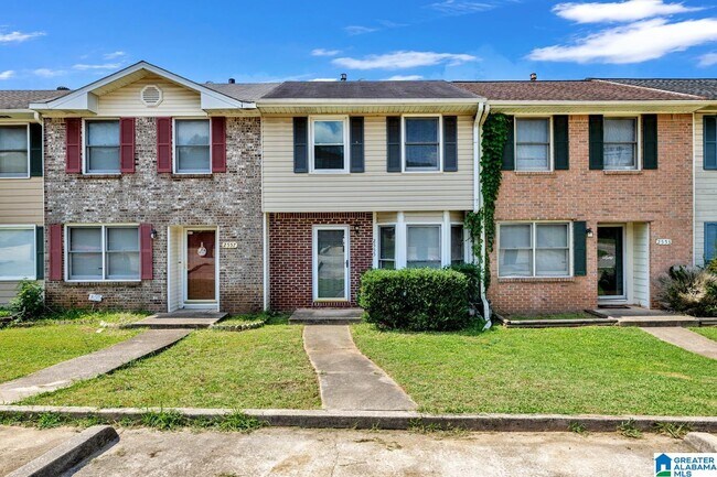 Photo - 2555 Hampstead Dr