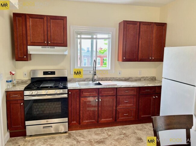 Photo - 22 Anita Ter