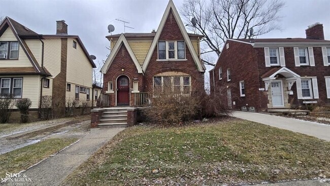 Building Photo - 4401 Buckingham Rental