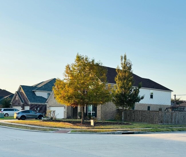 Photo - 9947 Valance Way