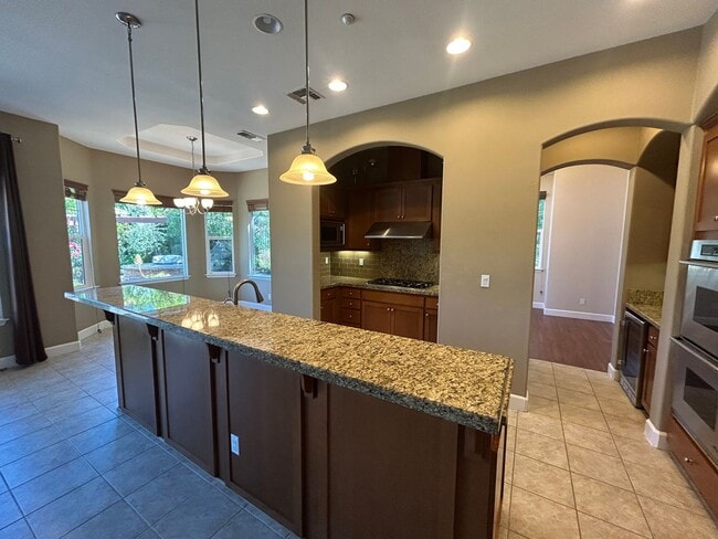 Photo - Luxurious and Spacious 5 Bedroom in Gilroy