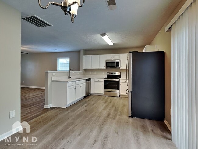 Photo - 2838 Creekbend Dr