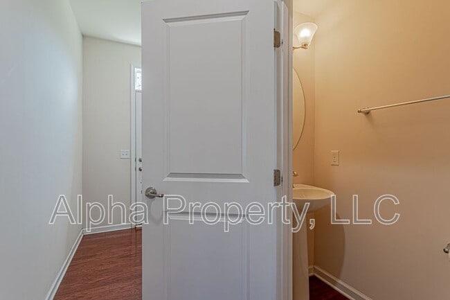 Photo - 308 Corday Ln