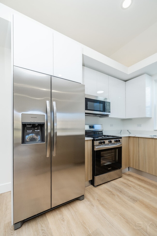 Building Photo - 2949 W 25th Pl Unit 3