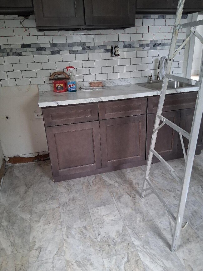 Photo - 17 W Madison Ave