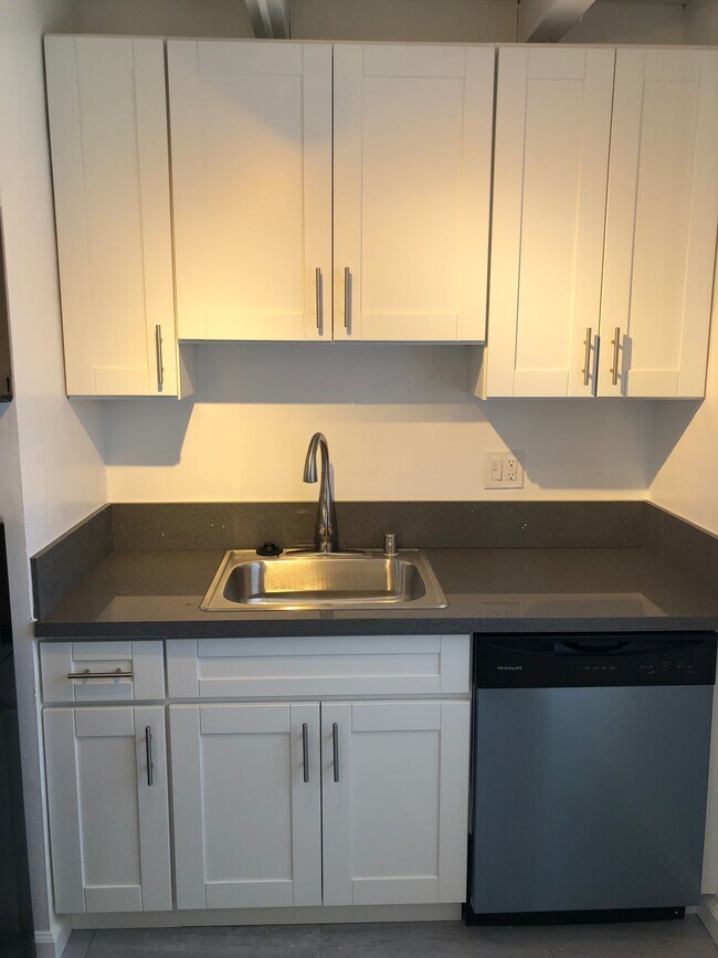 Photo - 1024 Pico Blvd Unidad 8