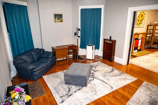 Photo - 1331 S Floyd St Unit 1