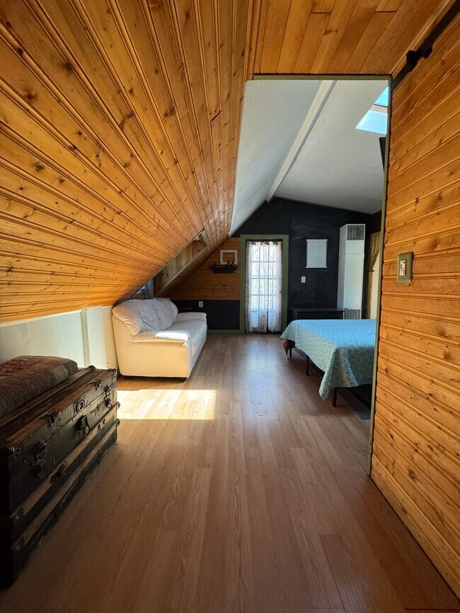 Great Energy - 118 E Brookside St