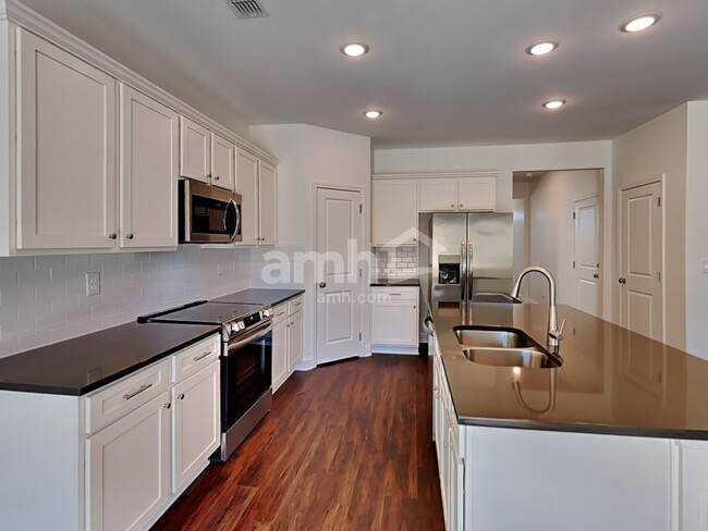 Photo - 11 Spruce Cir