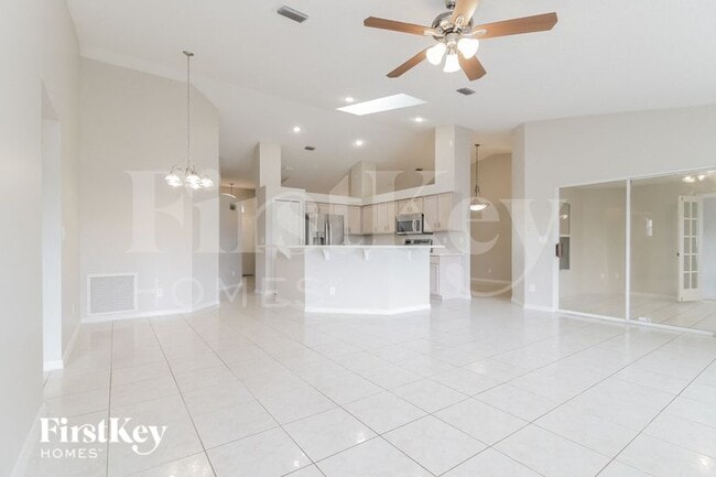 Photo - 474 Awin Cir SE