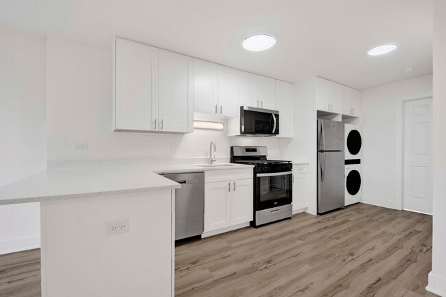 Chestnut Court Apartments