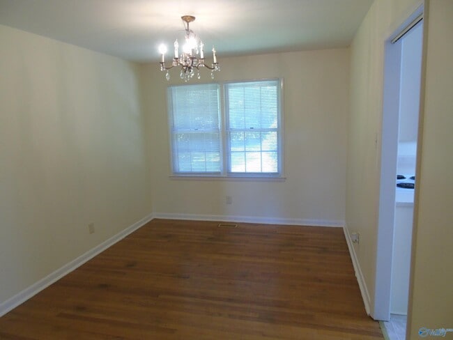 Photo - 2213 Maysville Rd NE