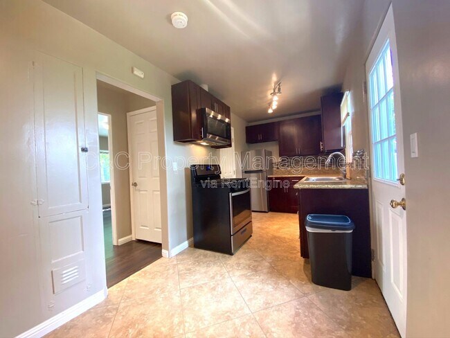 Photo - 114 Maple St Unidad 4