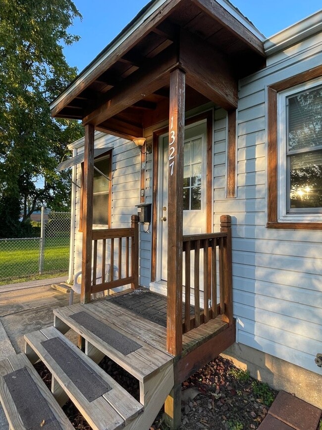 Photo - 1327 N Robberson Ave Unidad A