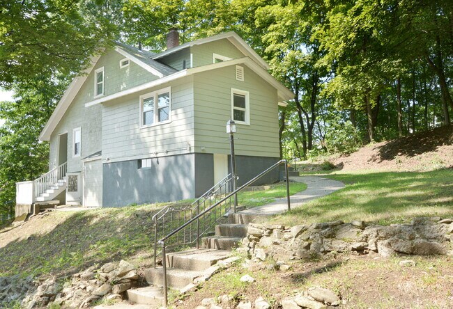 Photo - 267 Belmont St