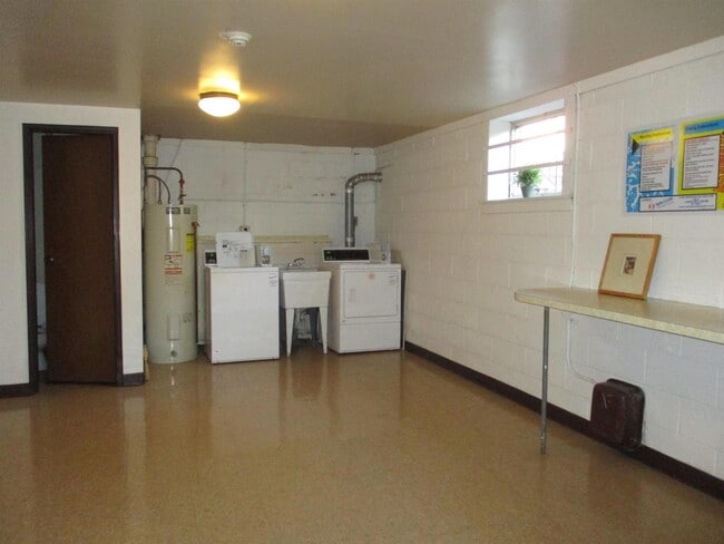 Photo - 88 Feronia Wy Unit 1A