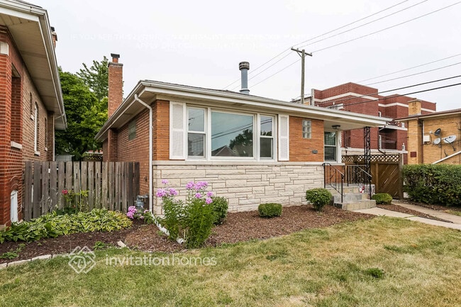 Photo - 2652 Maple St