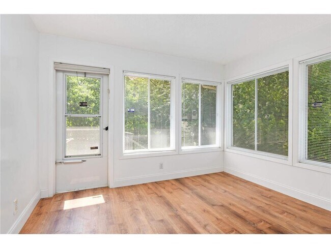 Photo - 5867 Central Ave NE