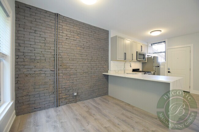 Photo - 7742 N Eastlake Terrace Unit 2W