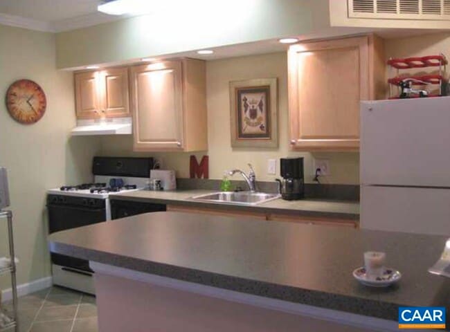 Photo - 111 Hessian Hills Ridge Unidad 2
