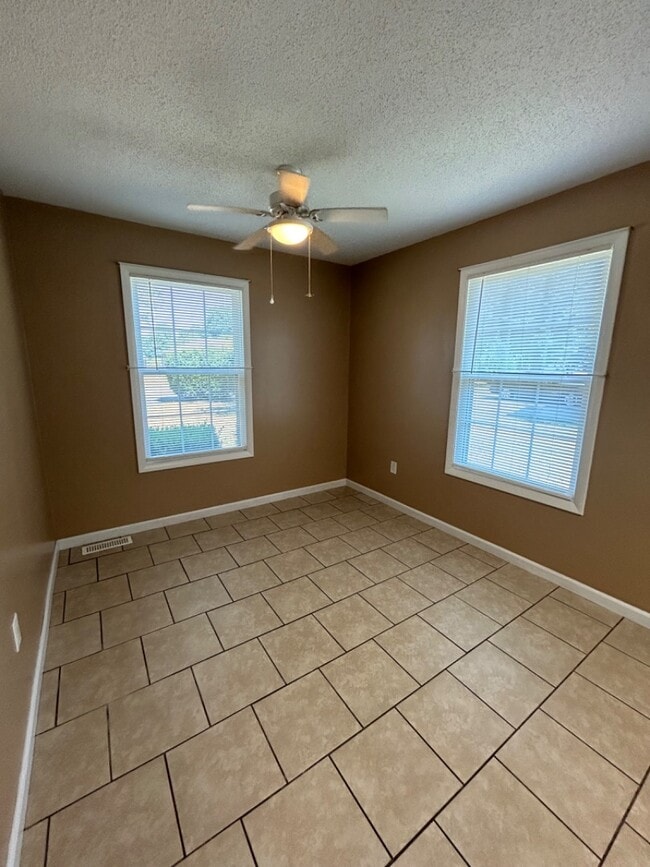 Photo - 111 David Dr