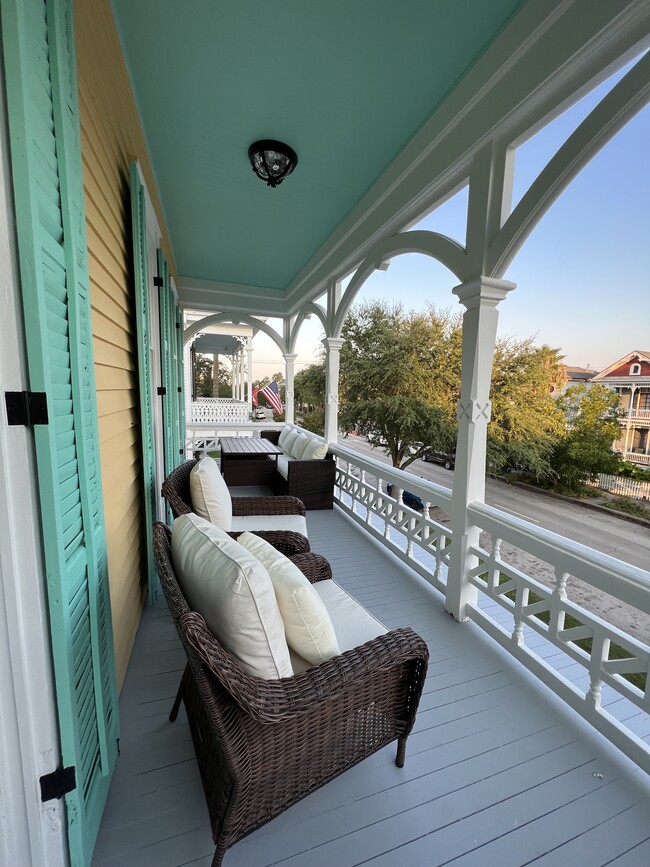 Enjoy the breezes from this amazing view - 1616 Post Office St Unit Apt 3
