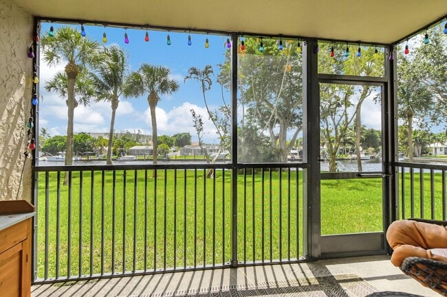 Building Photo - 14 Royal Palm Way Unit 102