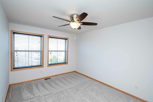 Photo - 4665 Victor Path