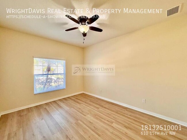 Photo - 610 15th Ave NW