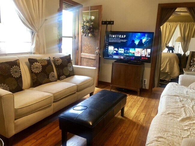 Photo - 615 N Lincoln St Unit 2