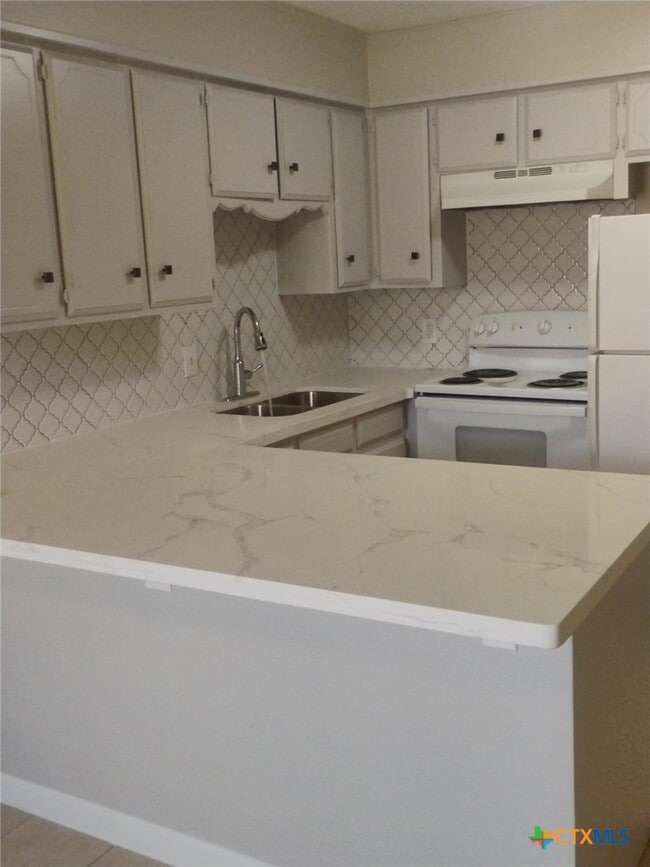 Photo - 1609 Meadowview Dr