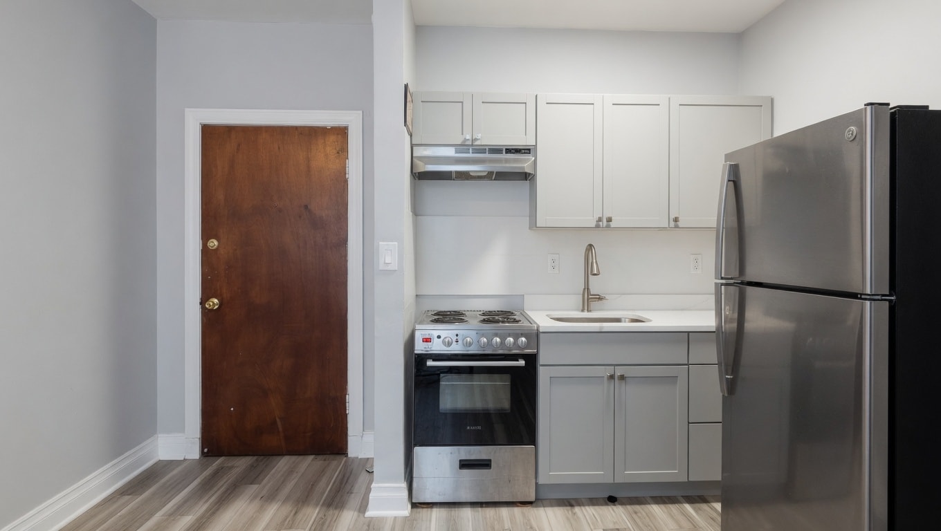 Photo - 6956 N Ashland Ave Unit 303