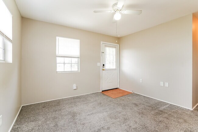 Photo - 5407 3rd St W