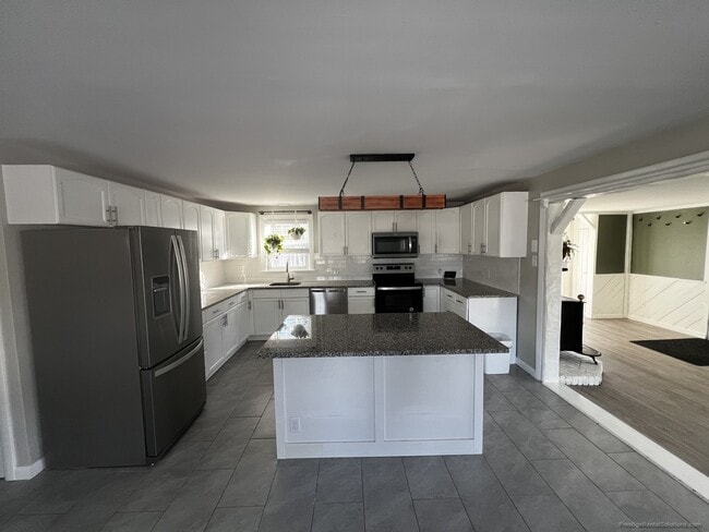 Building Photo - 61 Eugene St