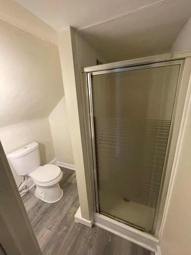 Photo - 1467 Division St