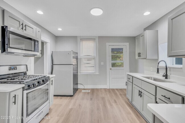 Photo - 1413-1415 N Lincoln Ave