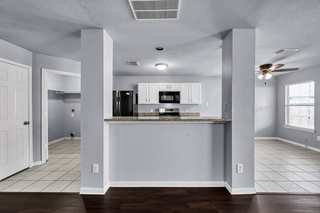 Photo - 7811 Holly Berry Ct