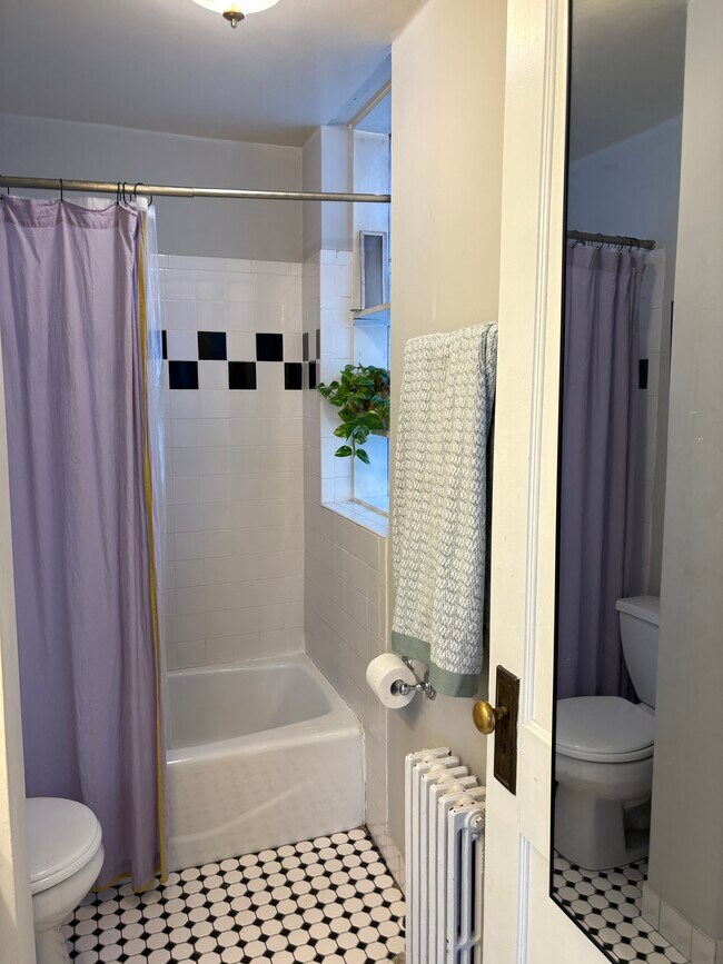 Photo - 1555-1557 W Diversey Pky