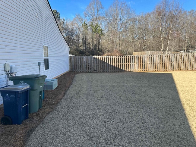 Photo - 1633 Summerwoods Cir