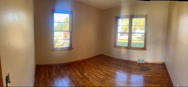 Photo - 2581 E Main St